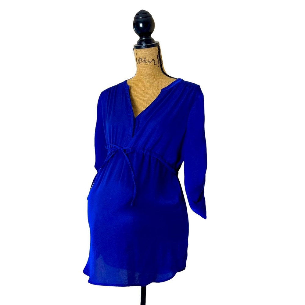 Beautiful Blue Pea In A Pod Maternity Blouse